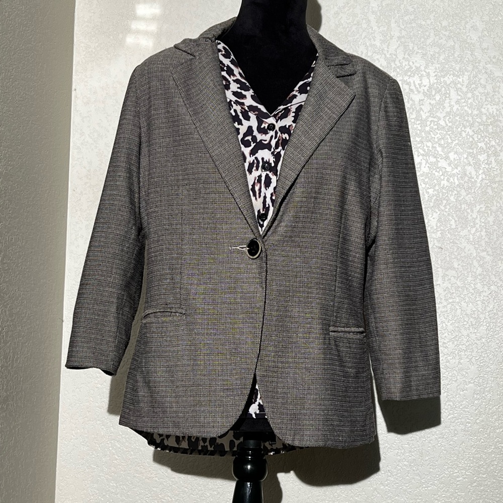 CAbi size 10, tweed blazer